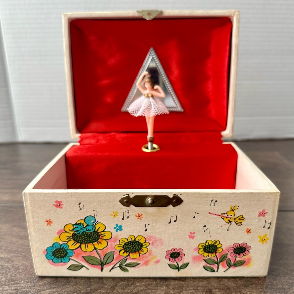 Vintage 1960s/70s Farrington Child's Whimsical Music Box - Works! Made in Taiwan